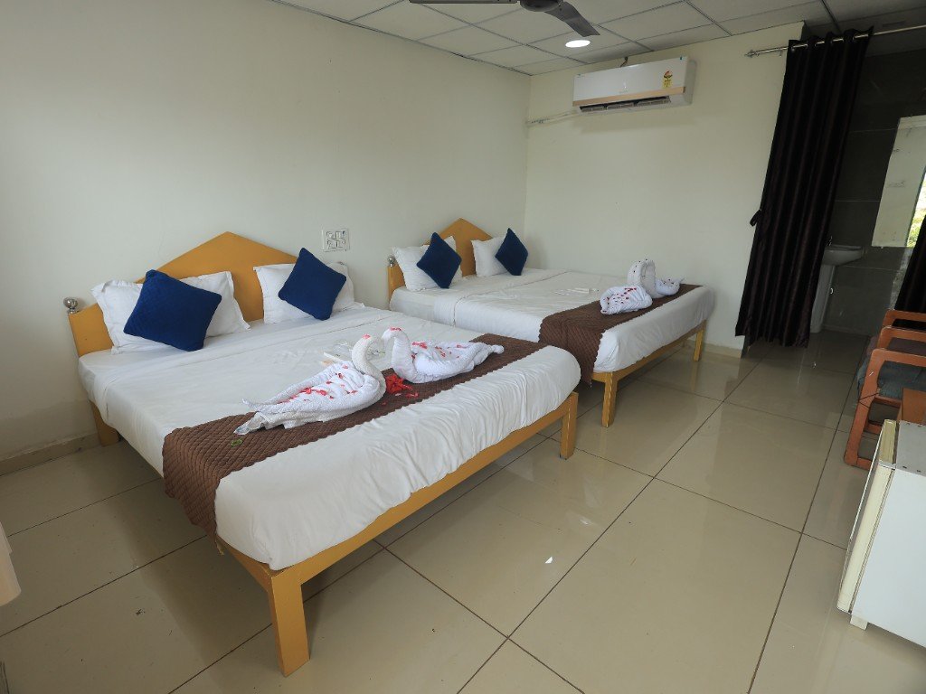 Deluxe Quad Sharing Cottage